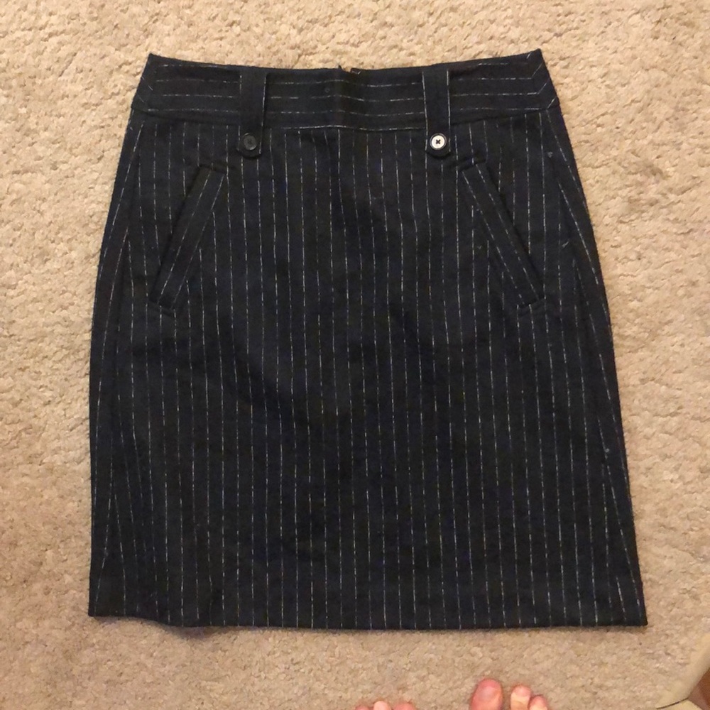 Skirt with white detailing